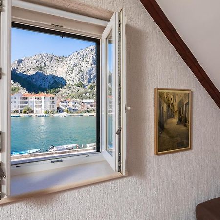 Central Alley Omis Exterior photo