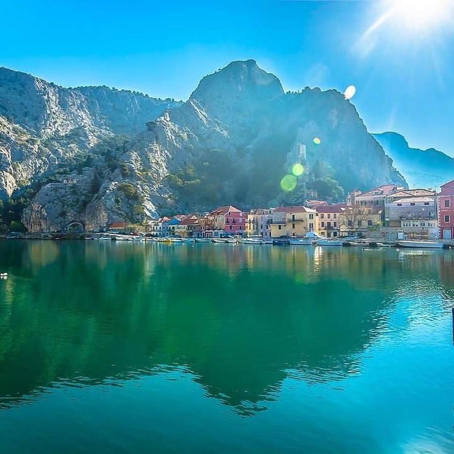 Central Alley Omis Exterior photo